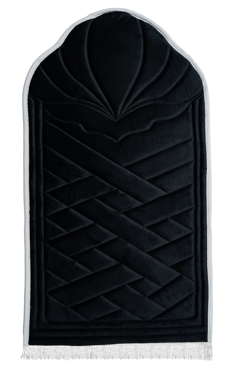 Sakina Prayer Mat — Pure Black