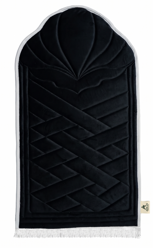 Sakina Prayer Mat — Pure Black